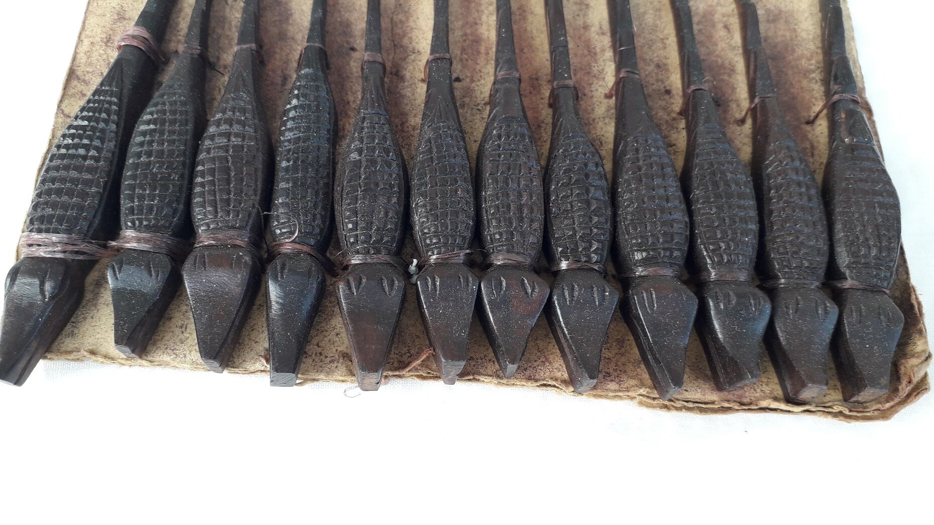 Porte-couteaux bois crocodile