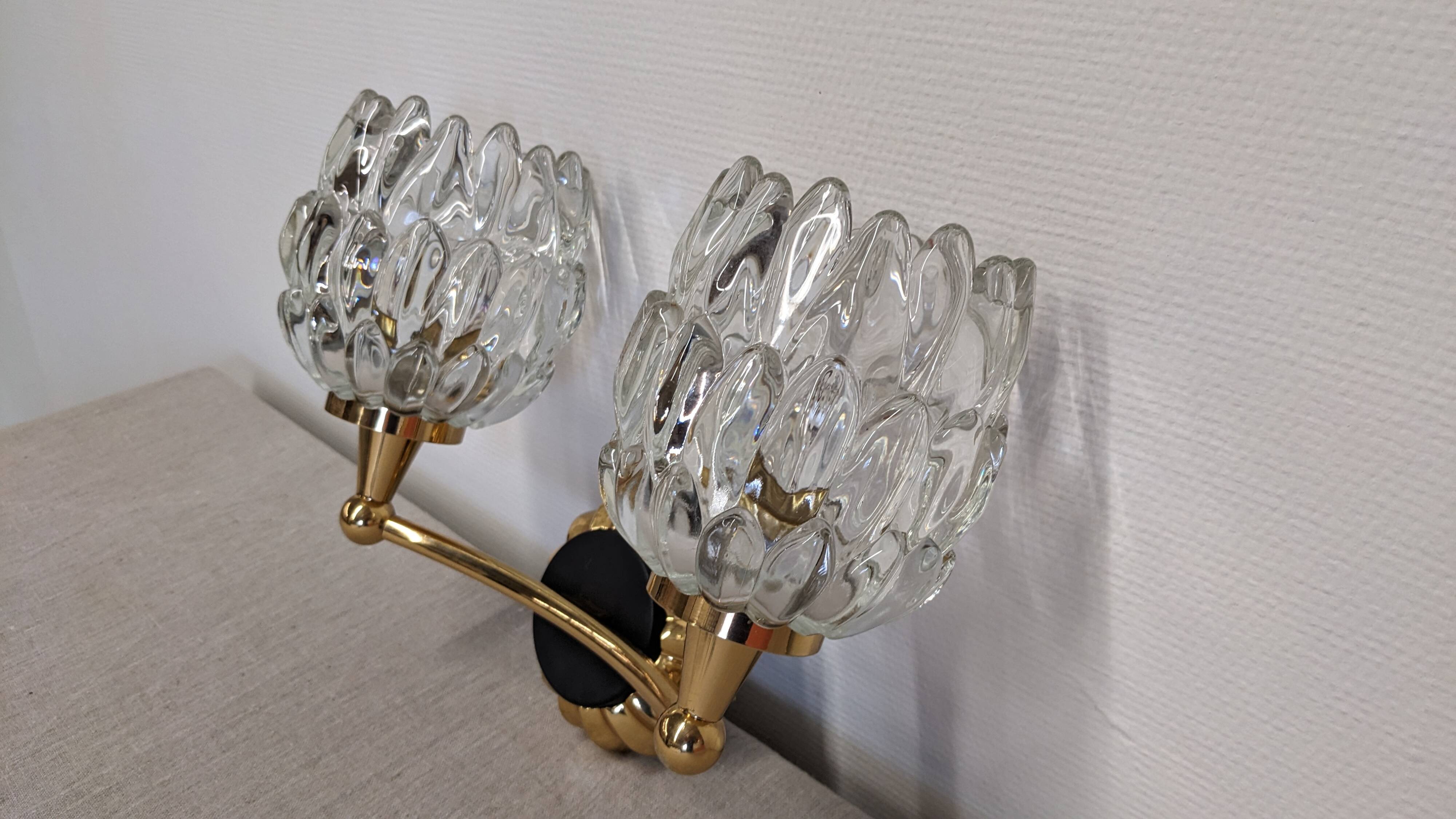 Set of 4 double Art Deco wall lights in Murano glass, France circa 1930.