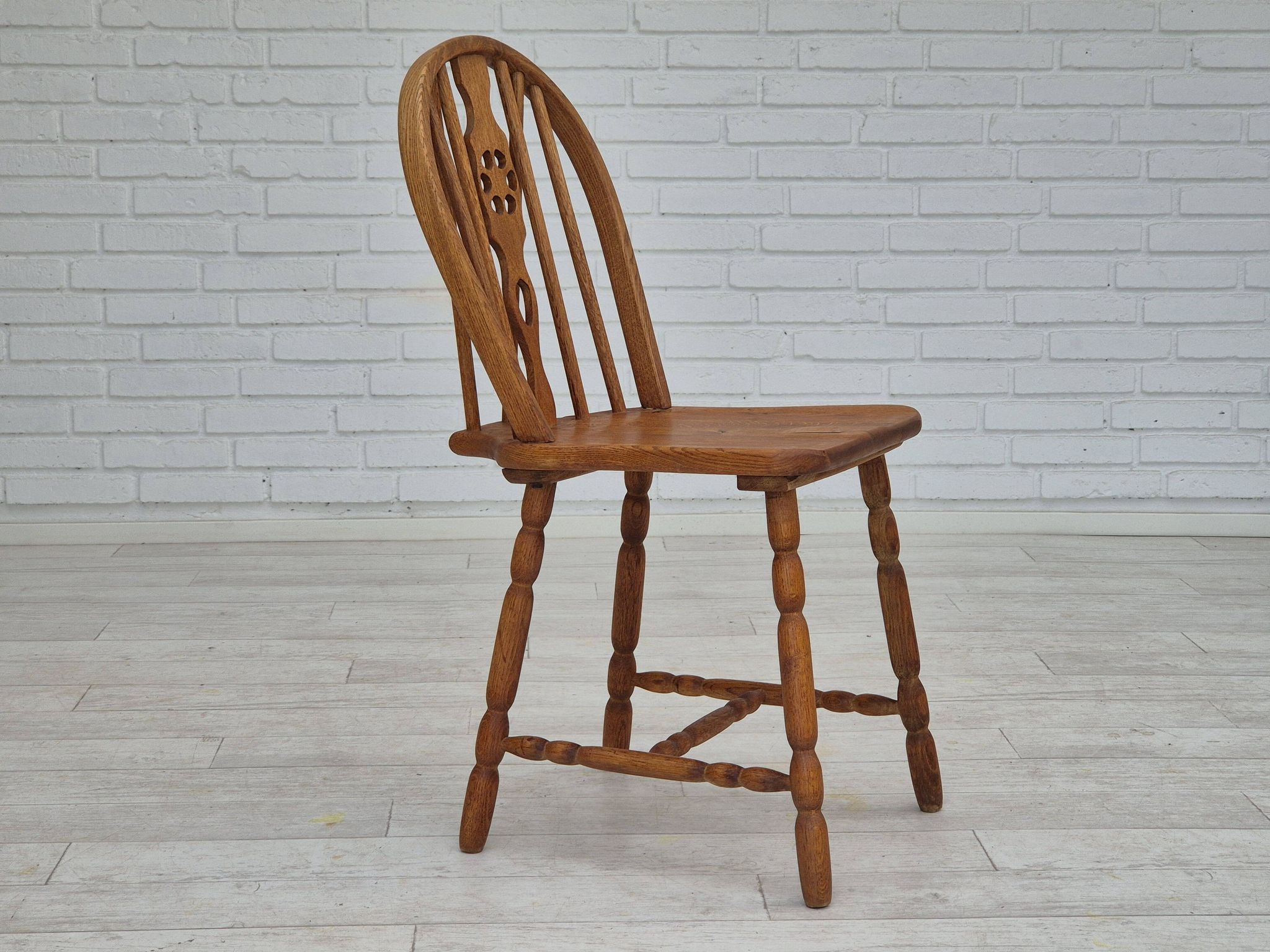 1960s, set of 4 scandinavian dining chairs in solid oak wood, original good condition.