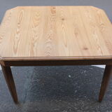 Solid pine stretch table
