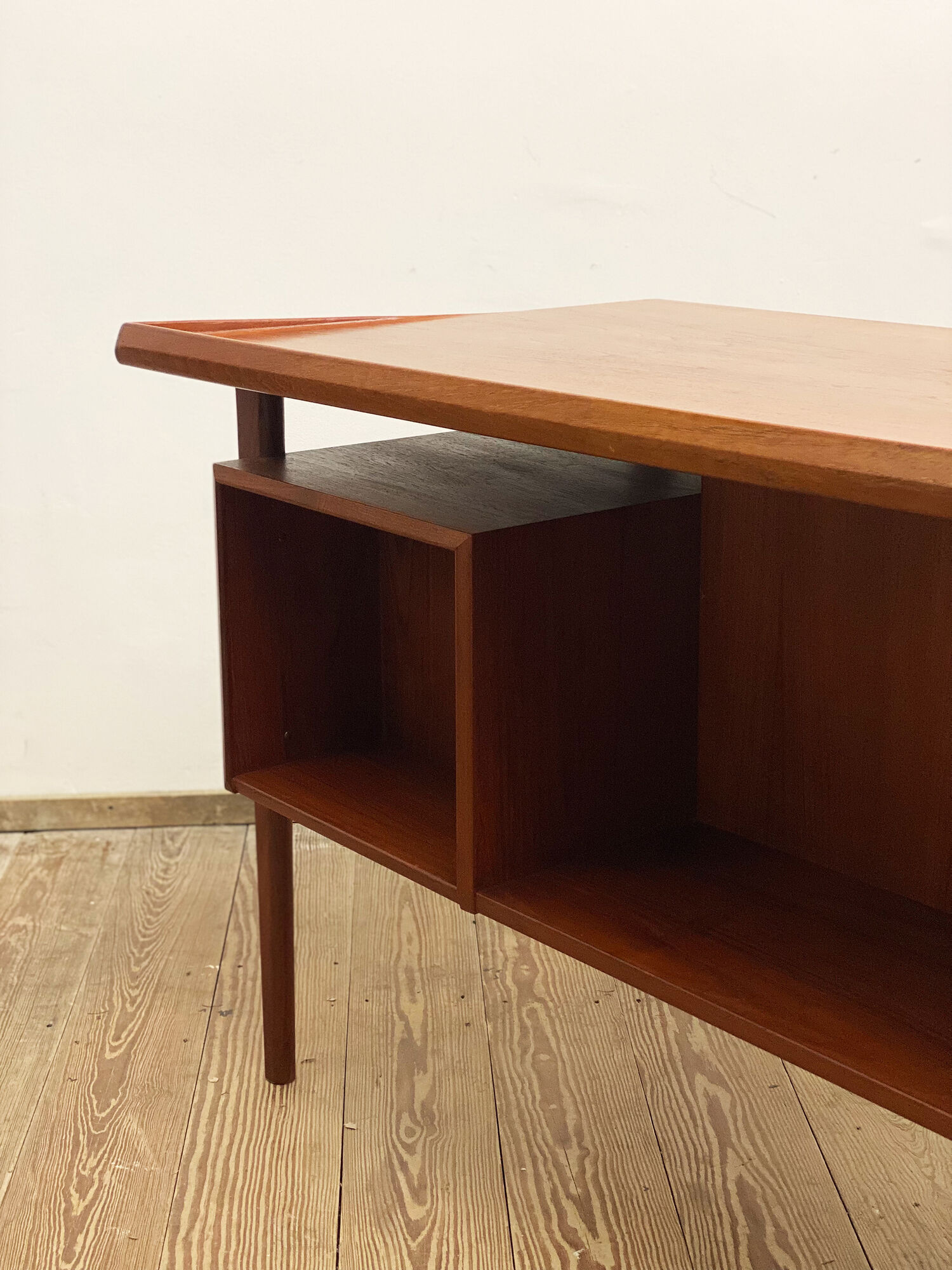 Mid-Century Danish Teak Desk by Peter Løvig Nielsen for Hedensted Møbelfabrik, Denmark, 1970s