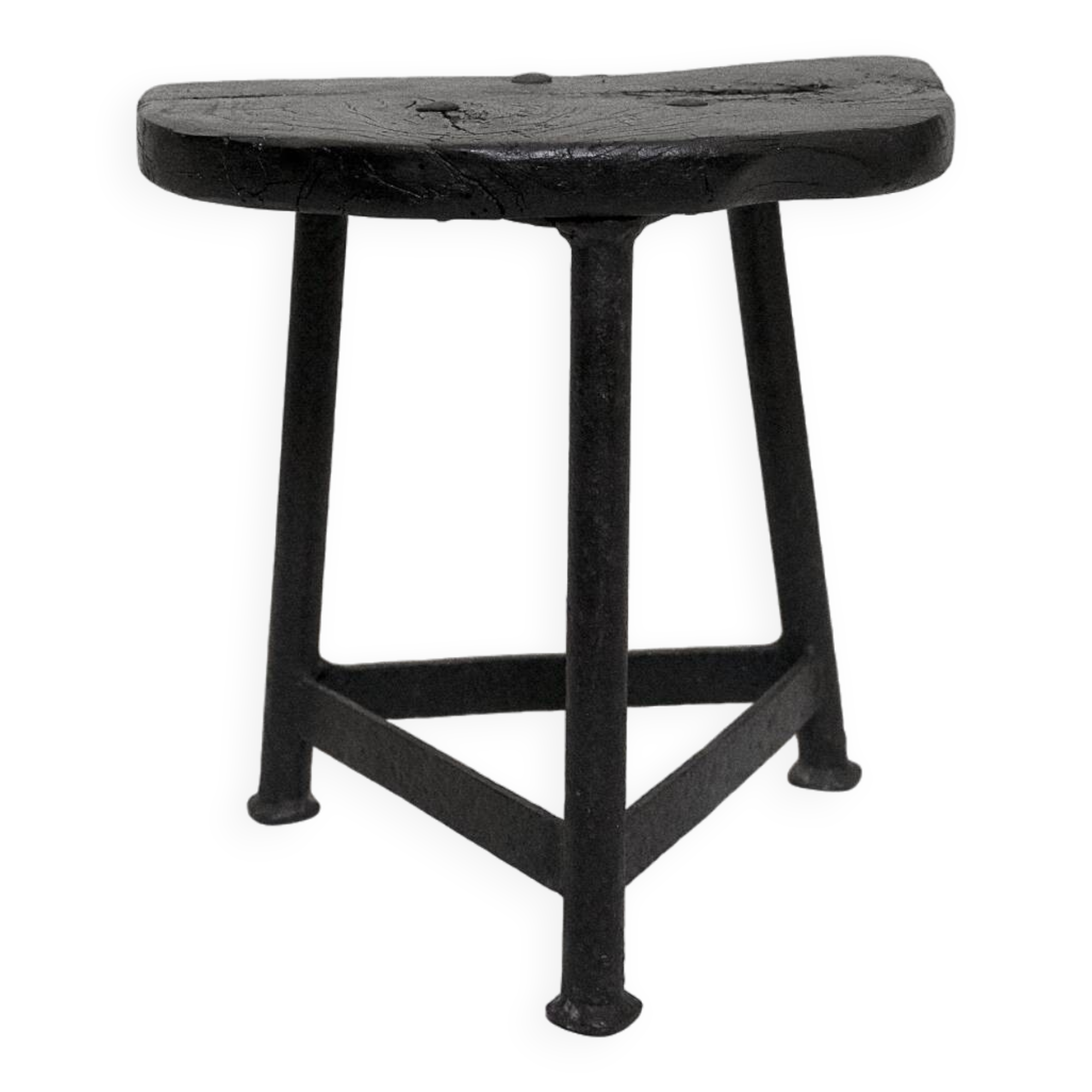 The small burnt wood tripod