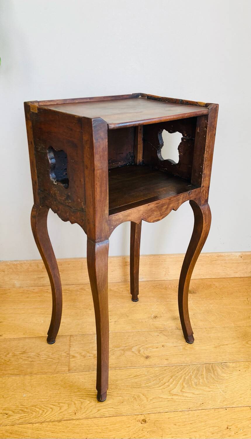 Louis XV bedside table or snack table, 18th century, quadrilobed side openings