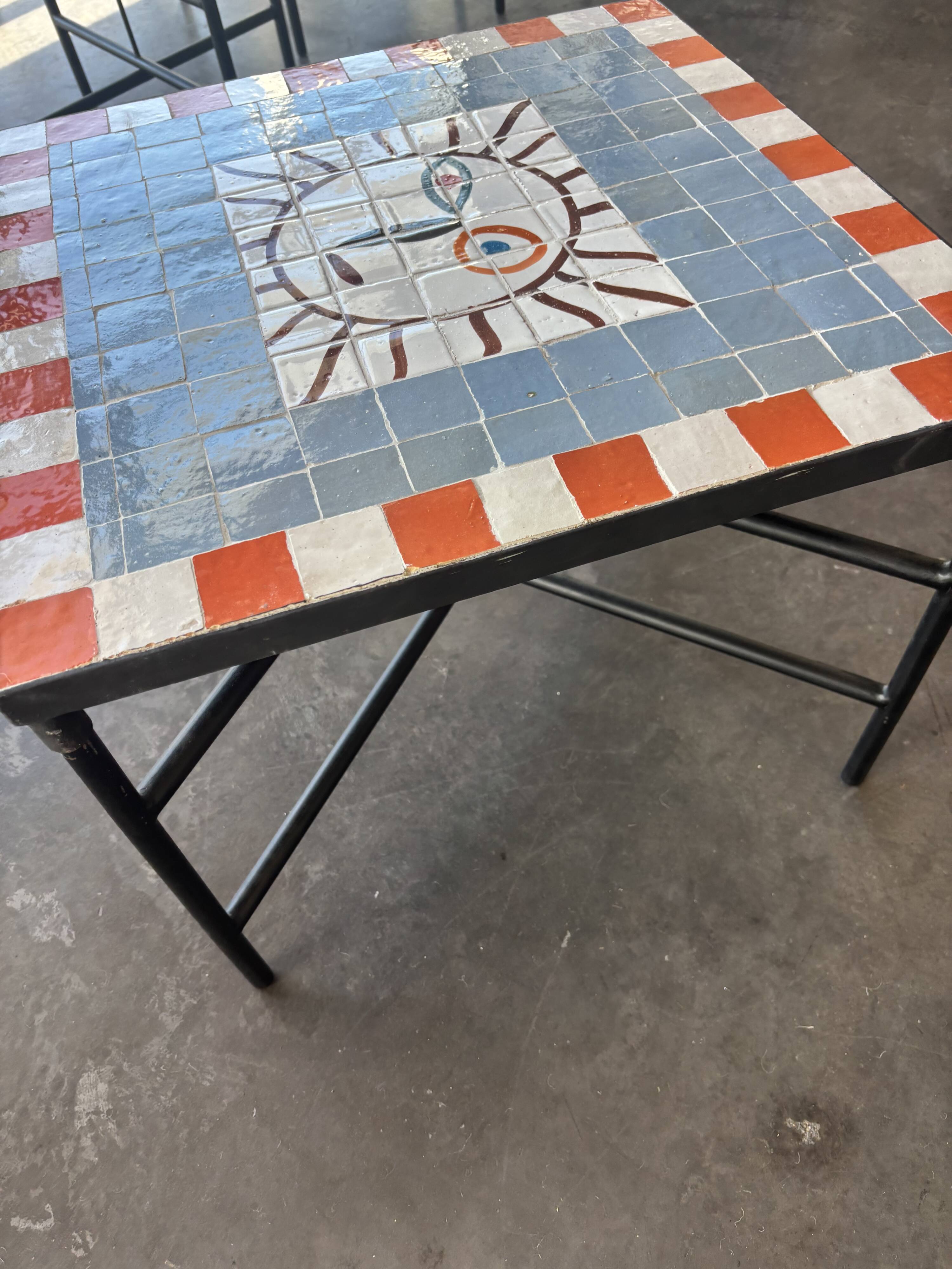 Square zellige coffee table, abstract face – 60 × 60 cm