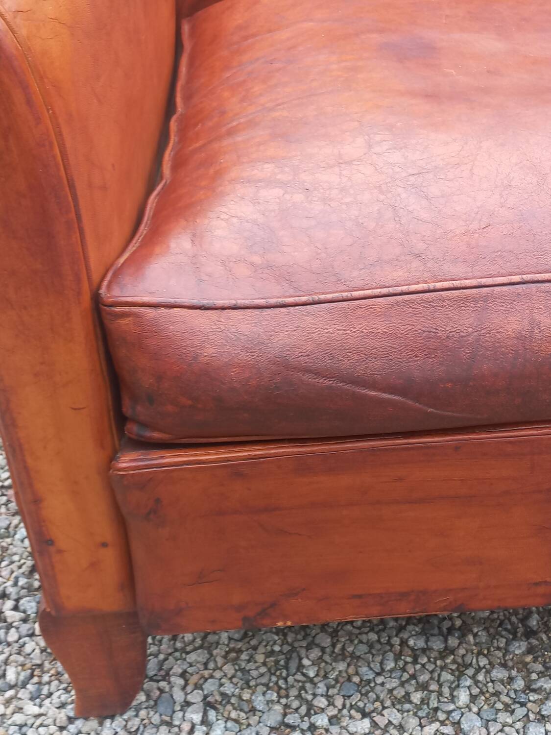 Art deco leather club chair from the 1930s