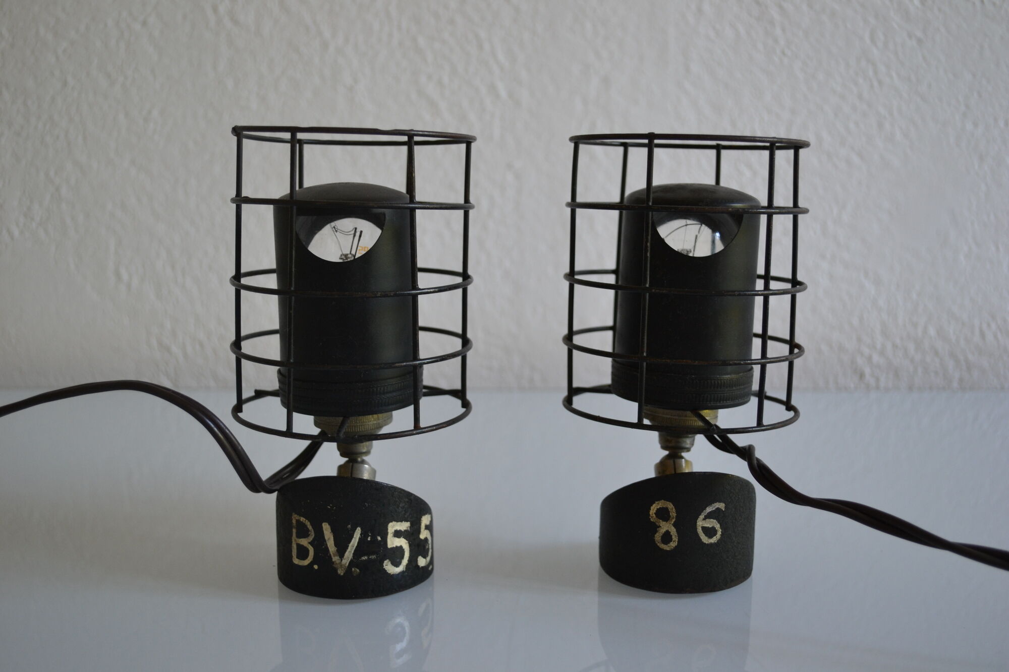 Paire de lampes vintage 50's de laboratoire bbt krauss