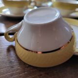 Yellow cups and saucers – 1950s–60s
Yellow cups and saucers –