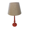 Lampe en bois patinée rouge