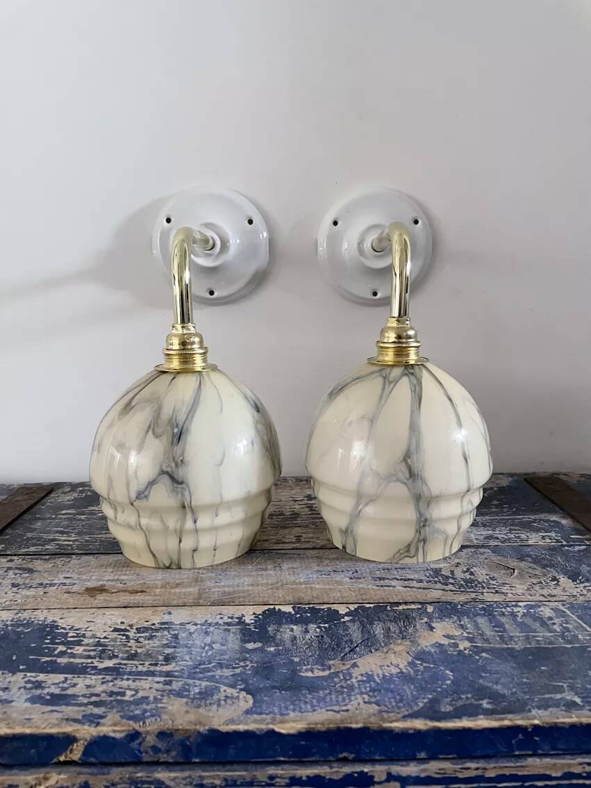 Pair of Art Deco wall lights in marbled opaline