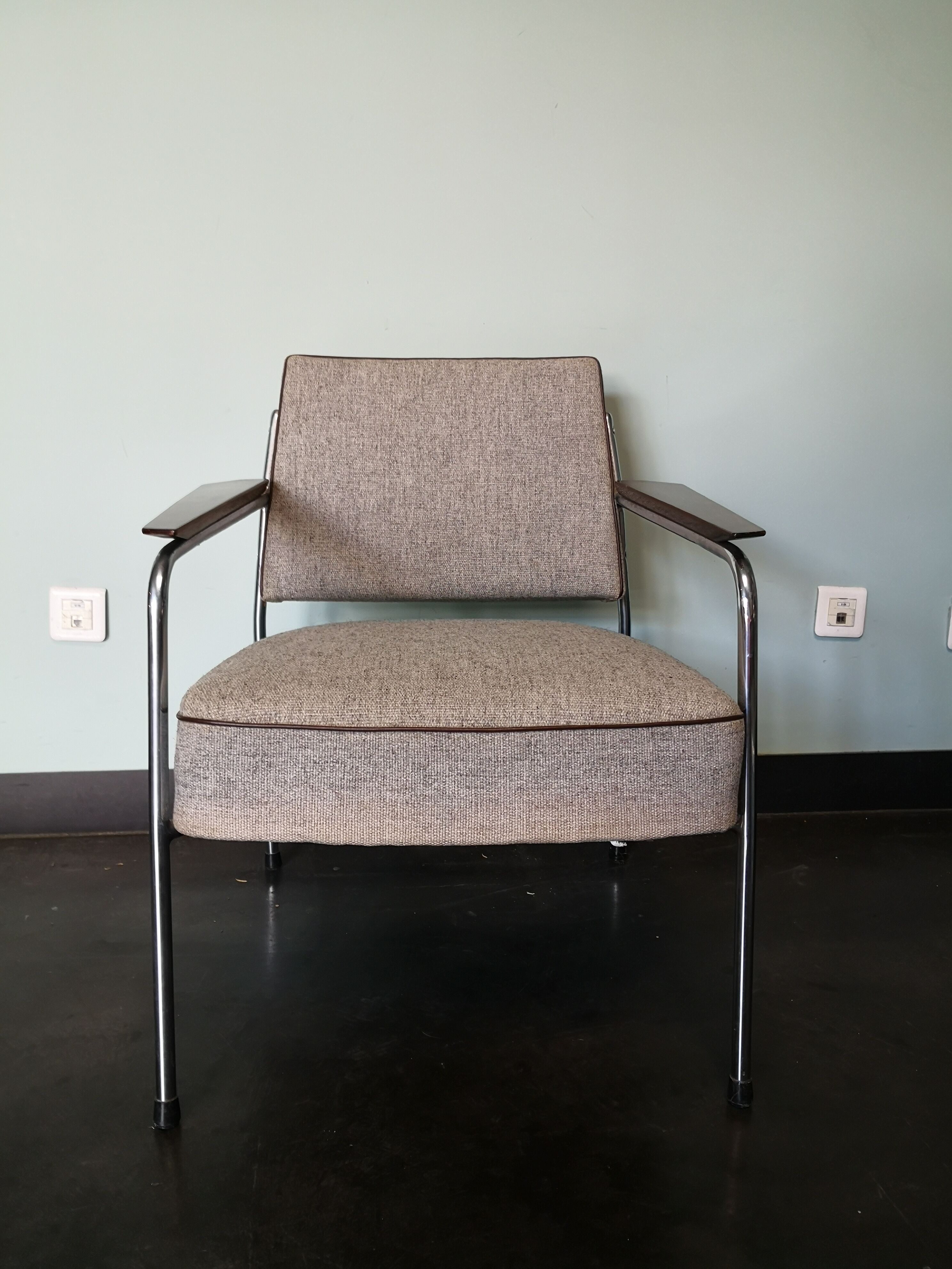 Fauteuil tchèque, 1960, métal, tissu et bois