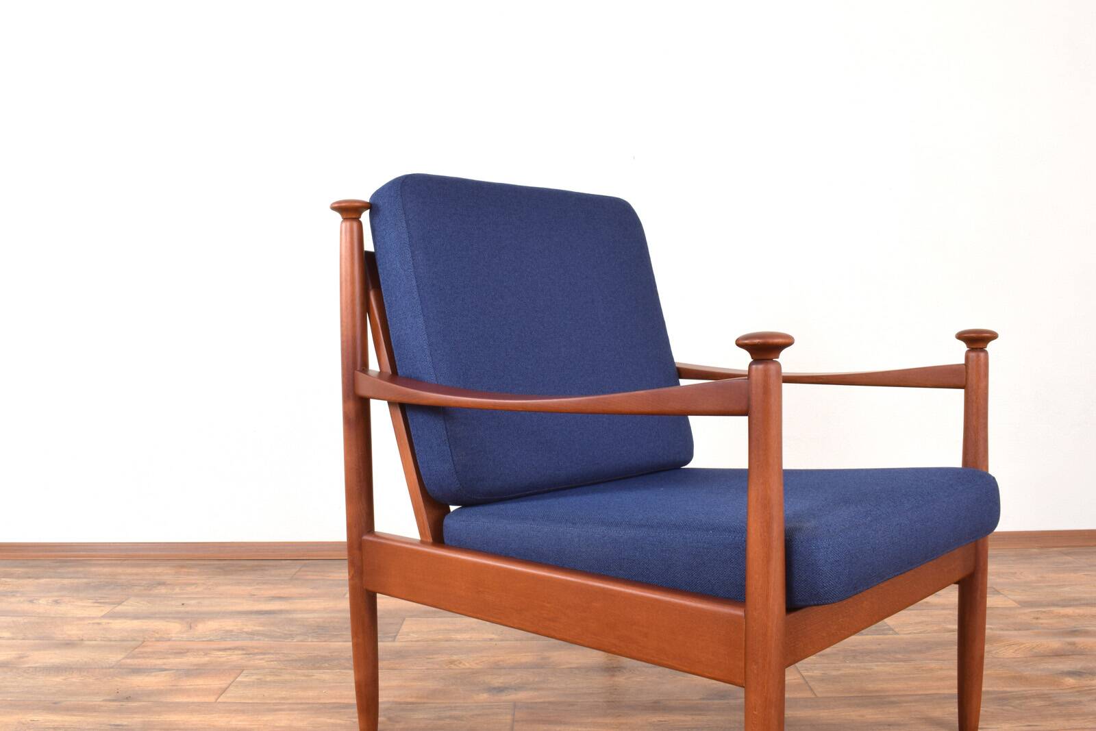 Fauteuil de salon danois du milieu du siècle, années 1960.