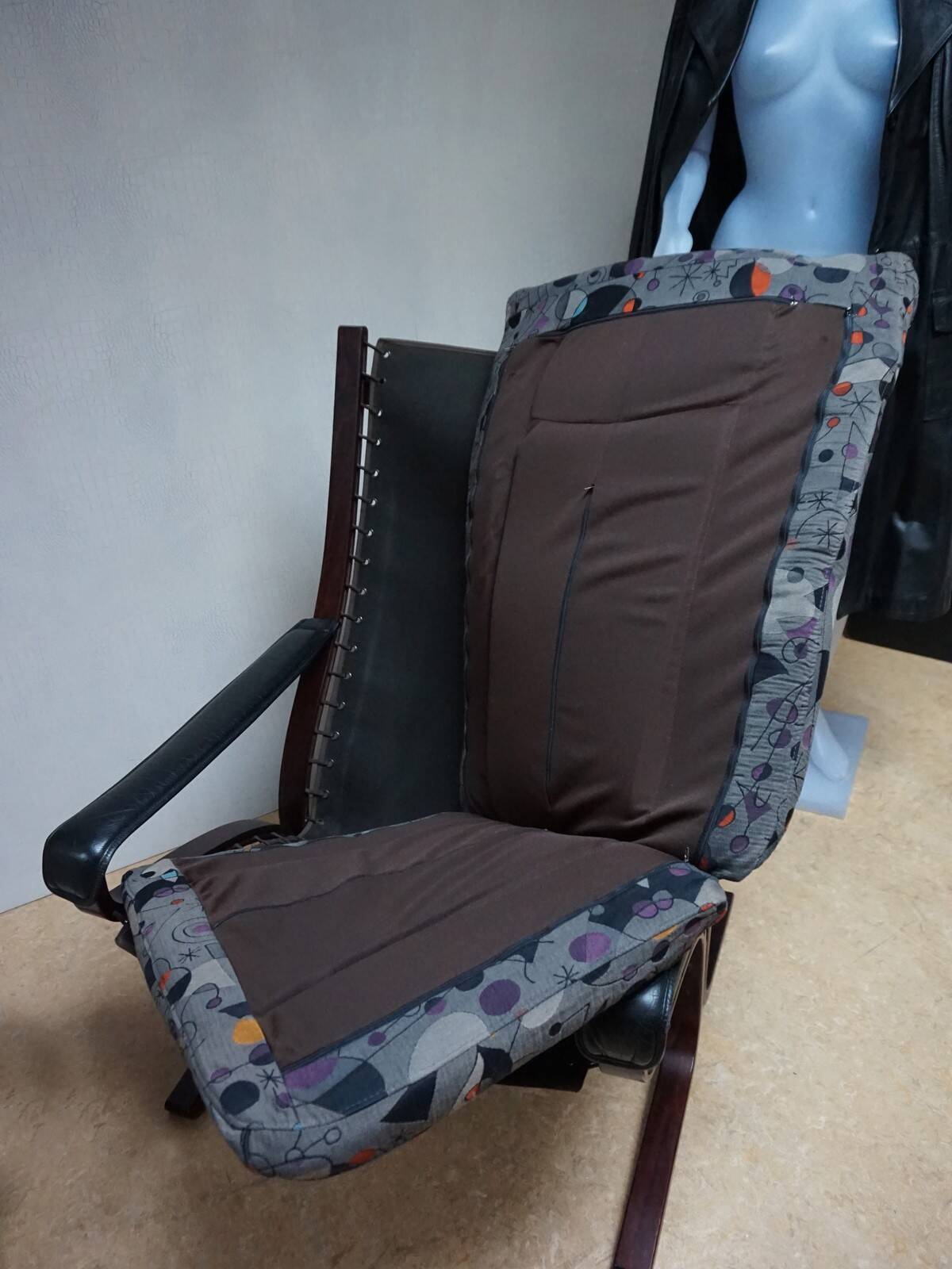 Chaise longue Siësta, Ingmar Relling pour Westnofa avec tapisserie de Joan Miró