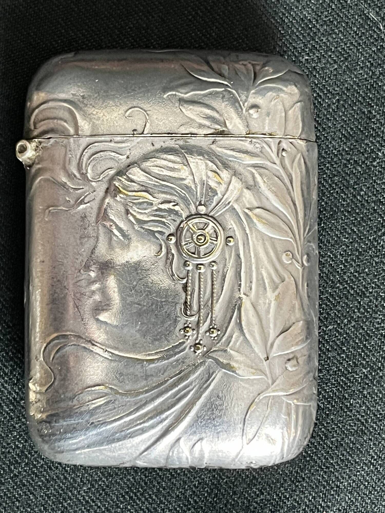 Art nouveau, objets de fumeur métal argenté écrin vers 1900