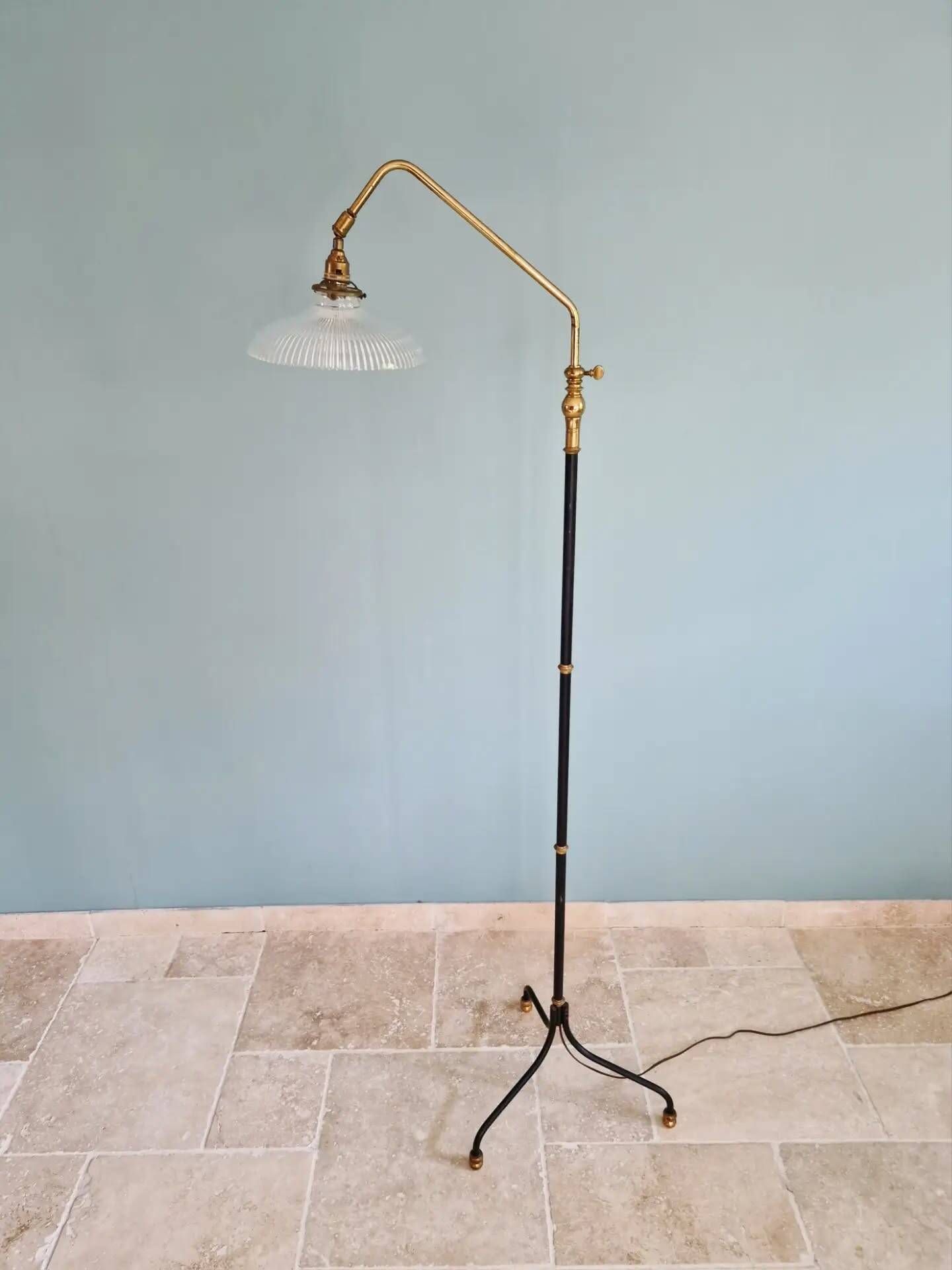 Lampadaire articulé, pied tripode, Mid-century, France, 1950