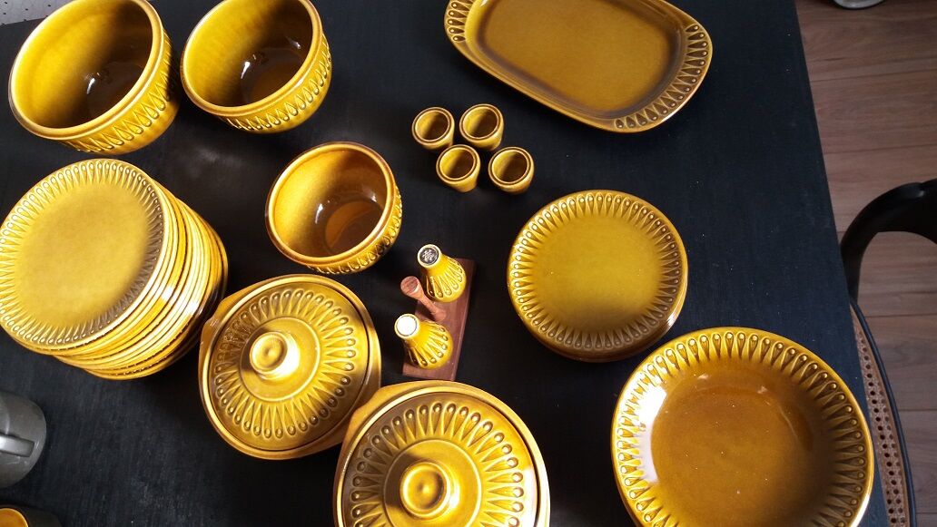 Lot of dishes 1960