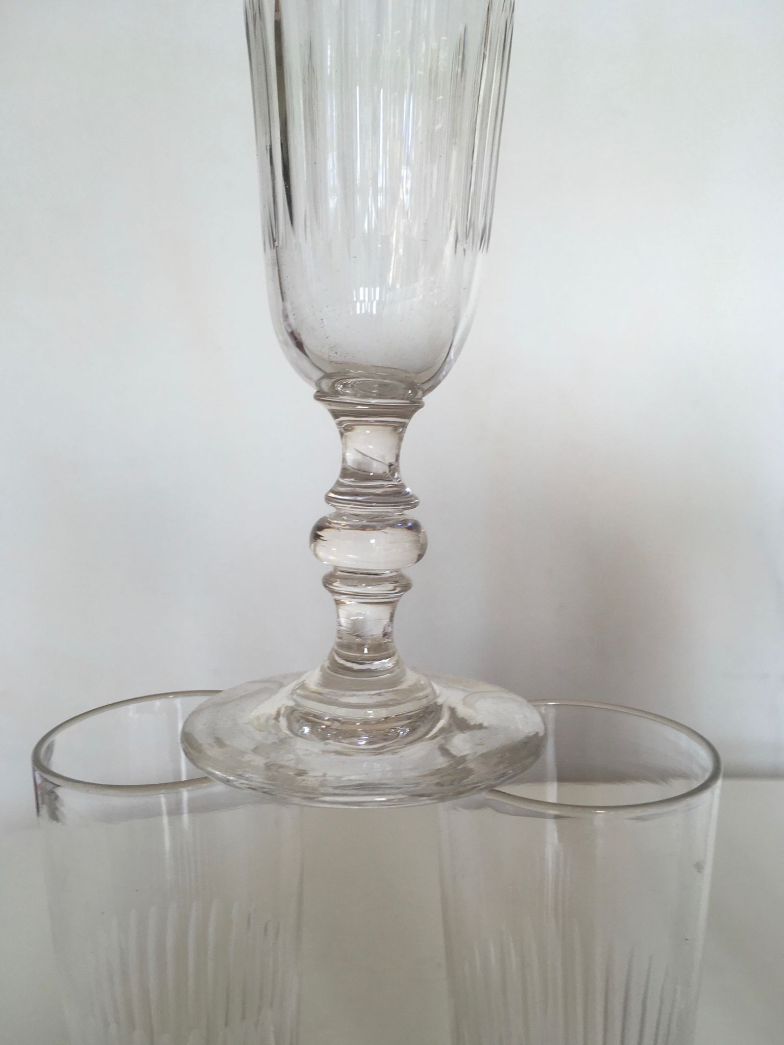 Set of 6 Champagne crystal flutes with fine ribs in 19th century