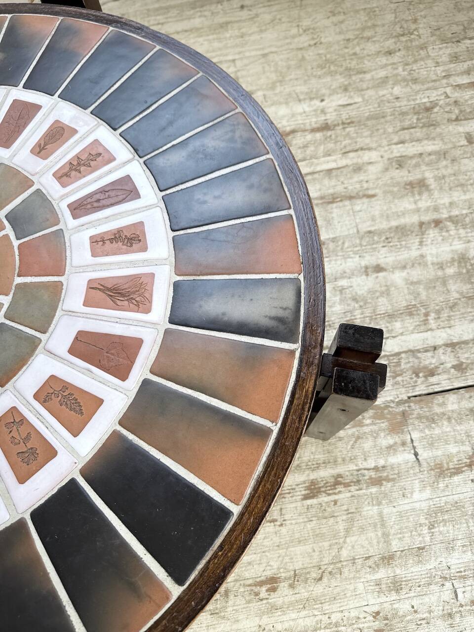 Round coffee table Roger Capron herbarium terracotta