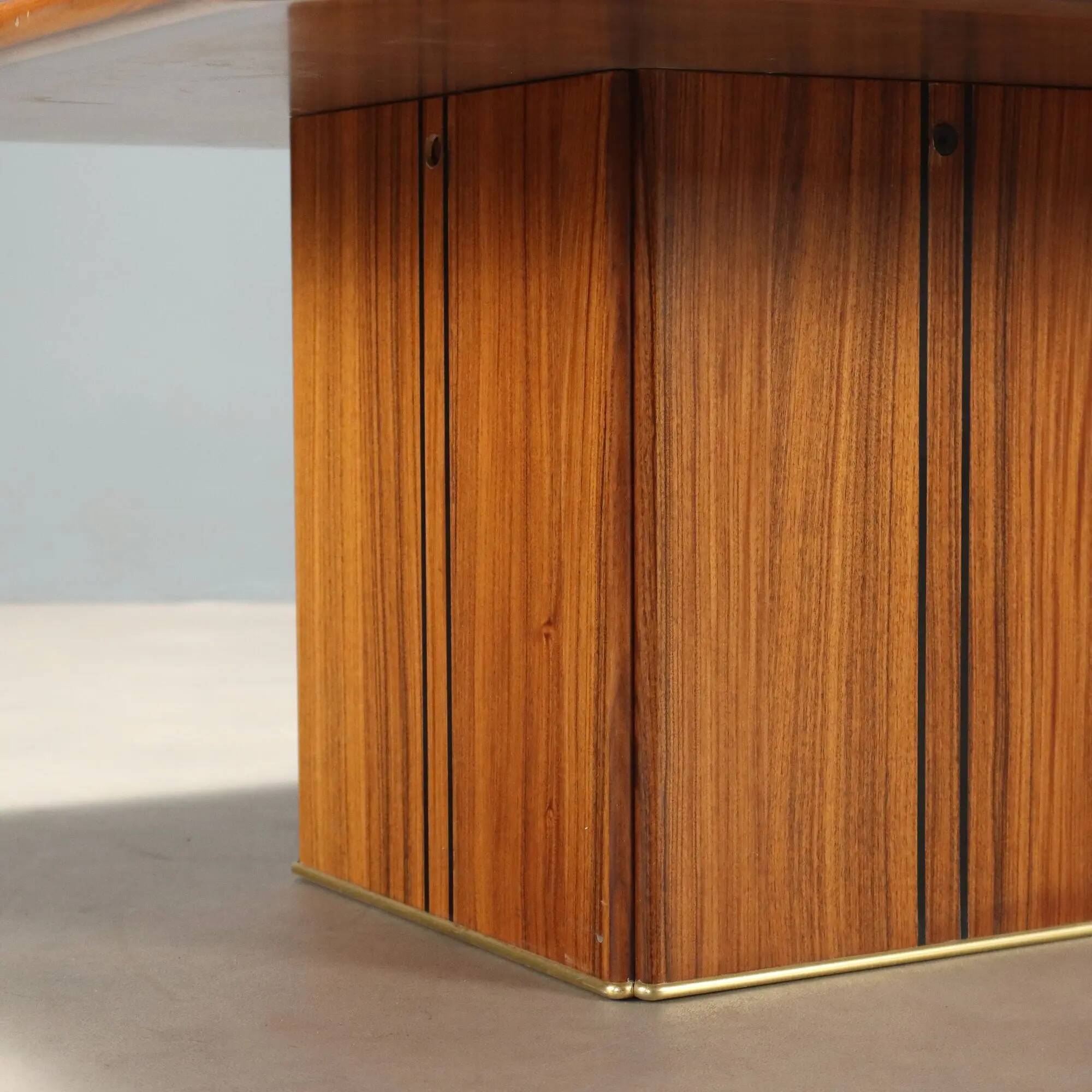 Vintage coffee table Maxalto Artona, designed by Afra and Tobia Scarpa.