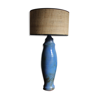 Lampe en céramique bleue et cannage