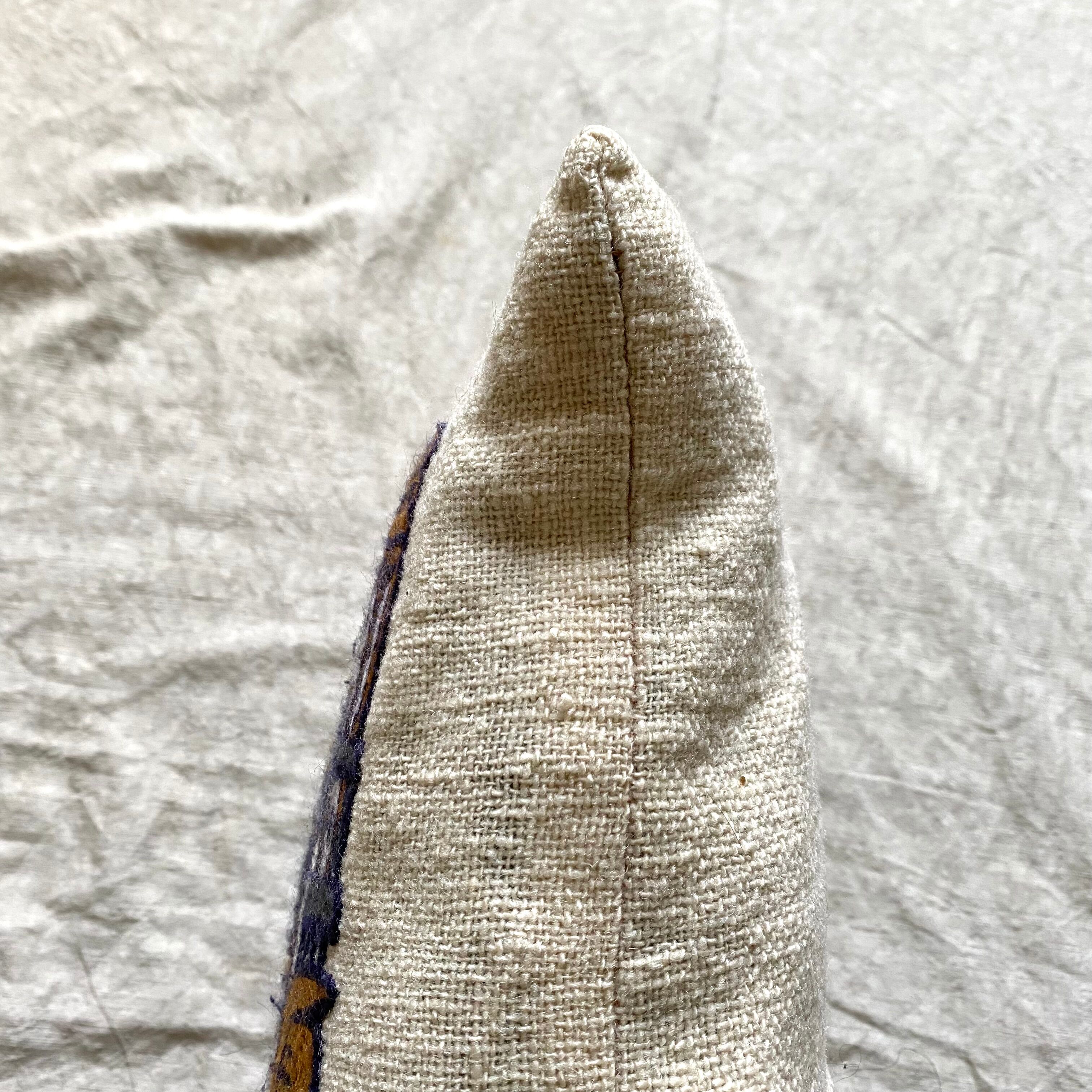 Coussin vintage brodé