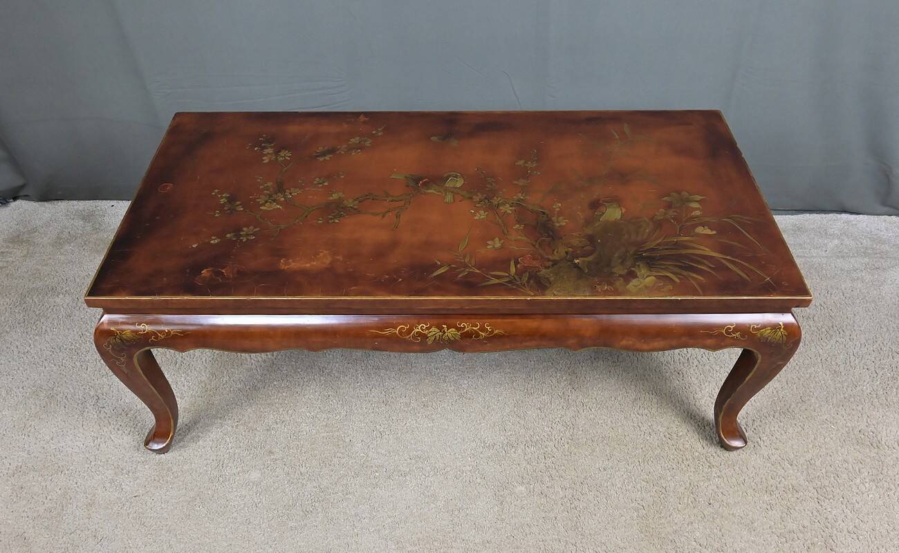 Lacquered wooden coffee table, China – Mid 20th century