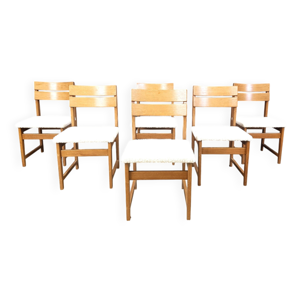 Ensemble de 6 chaises de salle à manger en chêne et tissu bouclé brutaliste, années 1970.