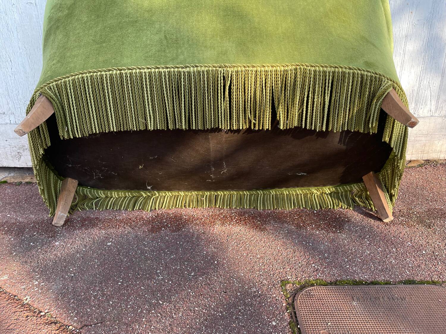 Green velvet toad sofa