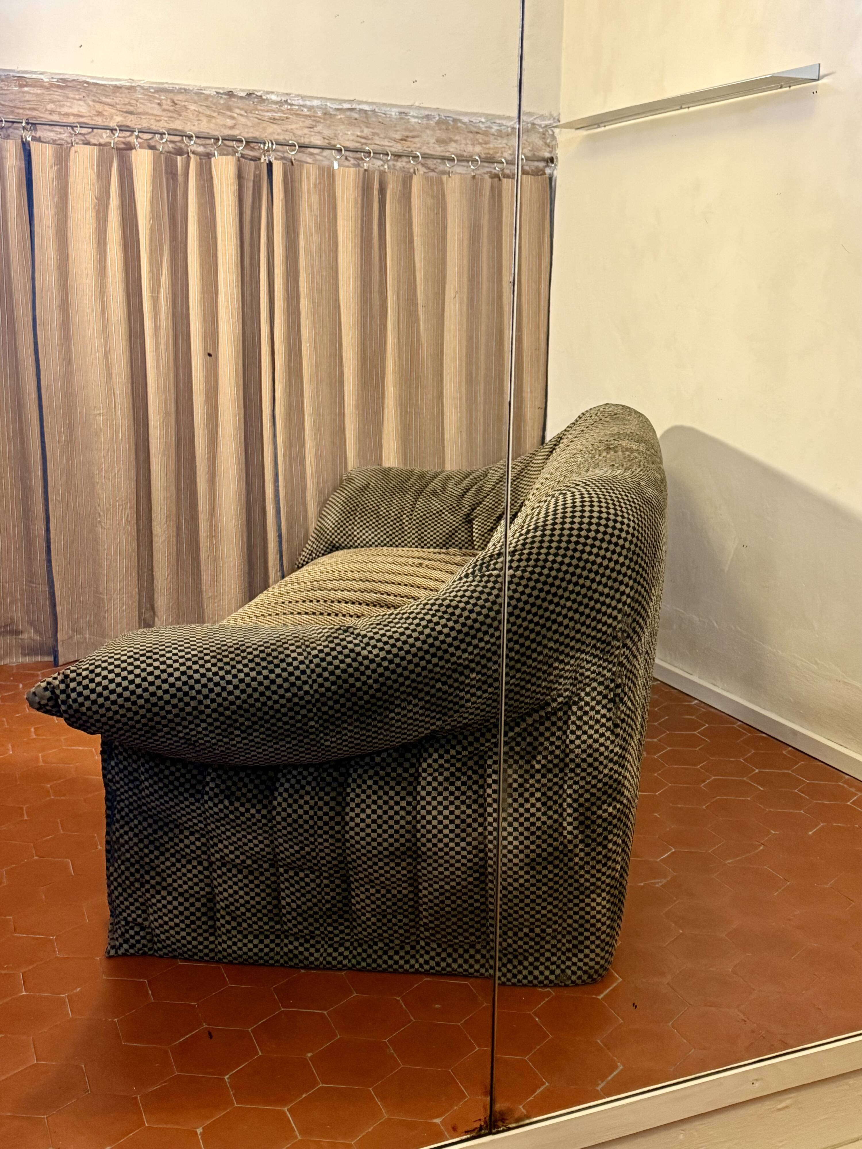 Canapé 2 places attribué à "Le Stelle" par Mario Bellini années 1980.