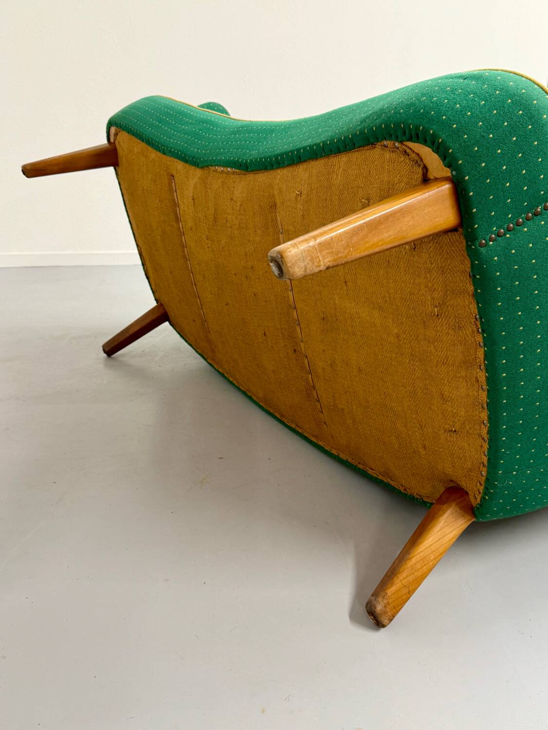 Ancien canapé haricot cocktail vert vintage design des années 50