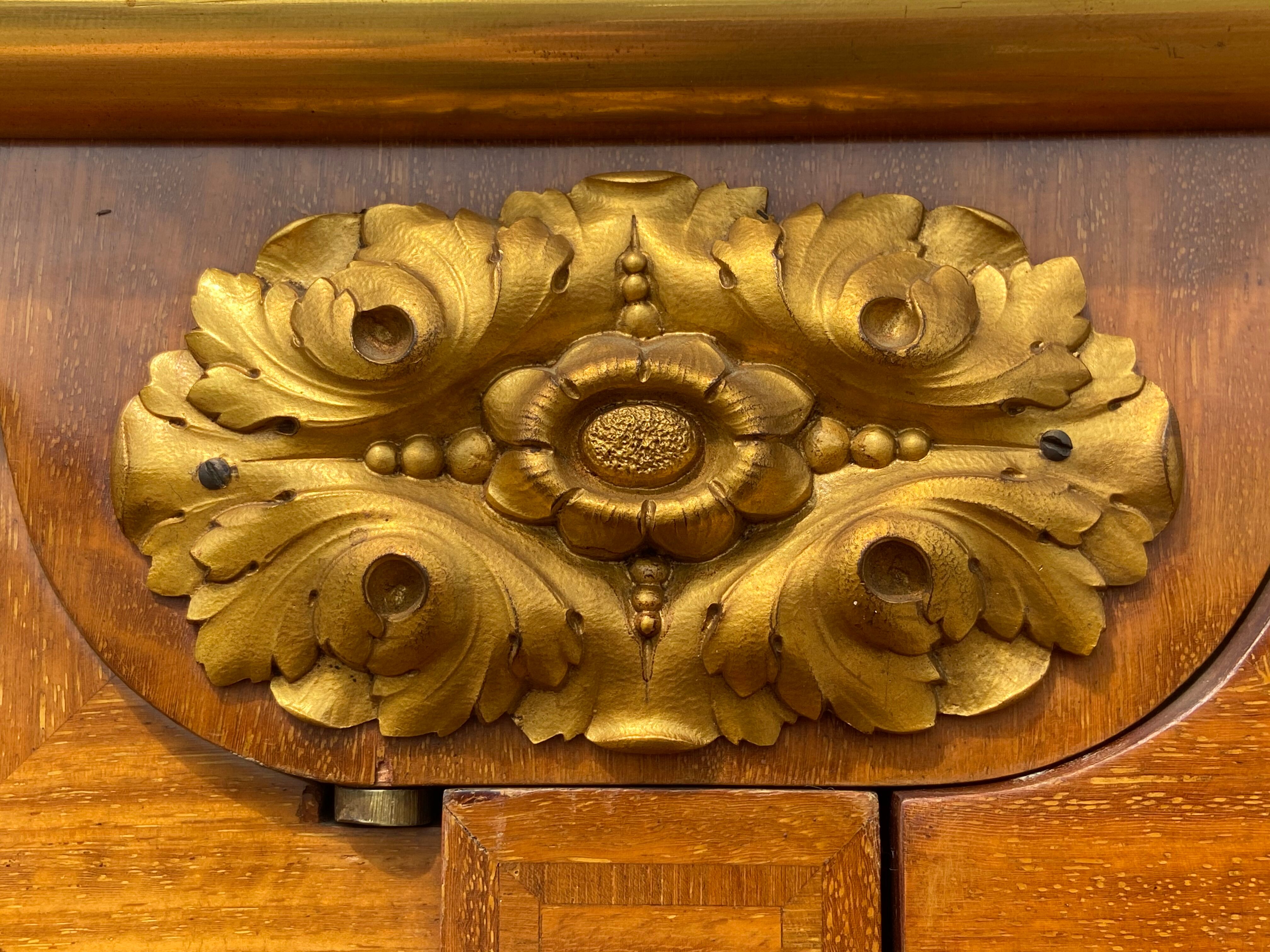 Glass bookcase in marquetry Maison Haentges Frères XIXth century