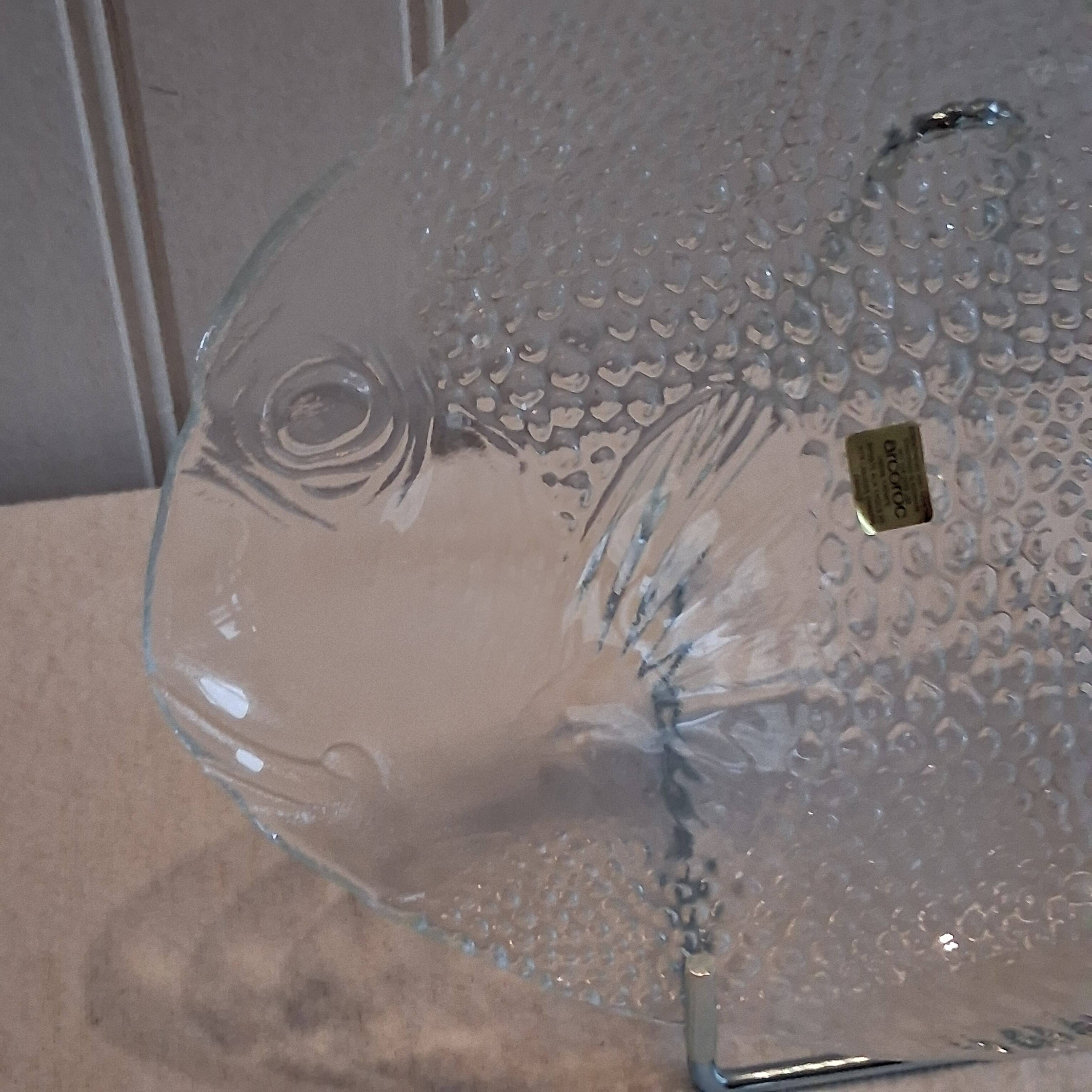 6 glass fish plates from Arcoroc in very good condition.