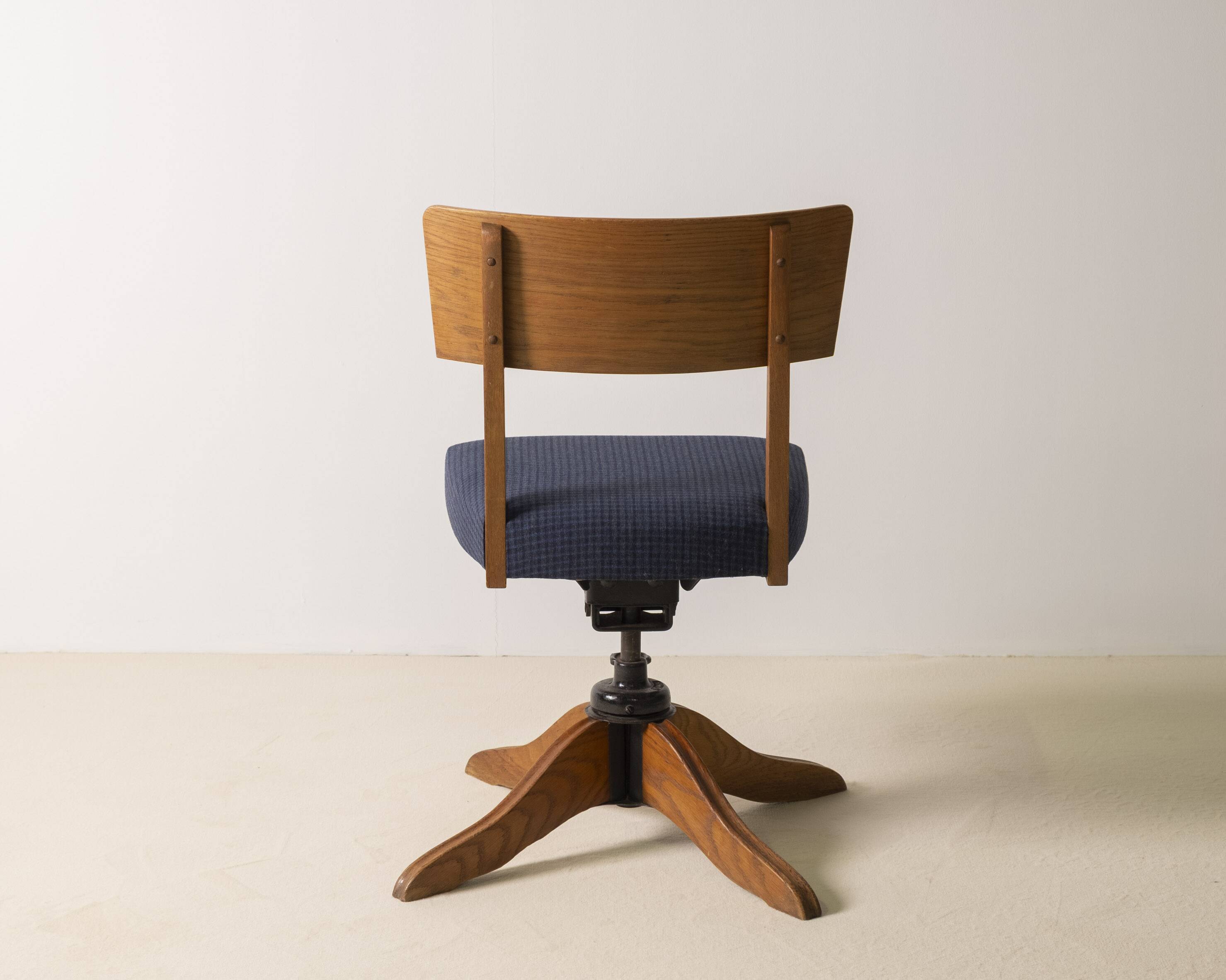 1930's Oak Swivel Office Chair by SMV, Sweden