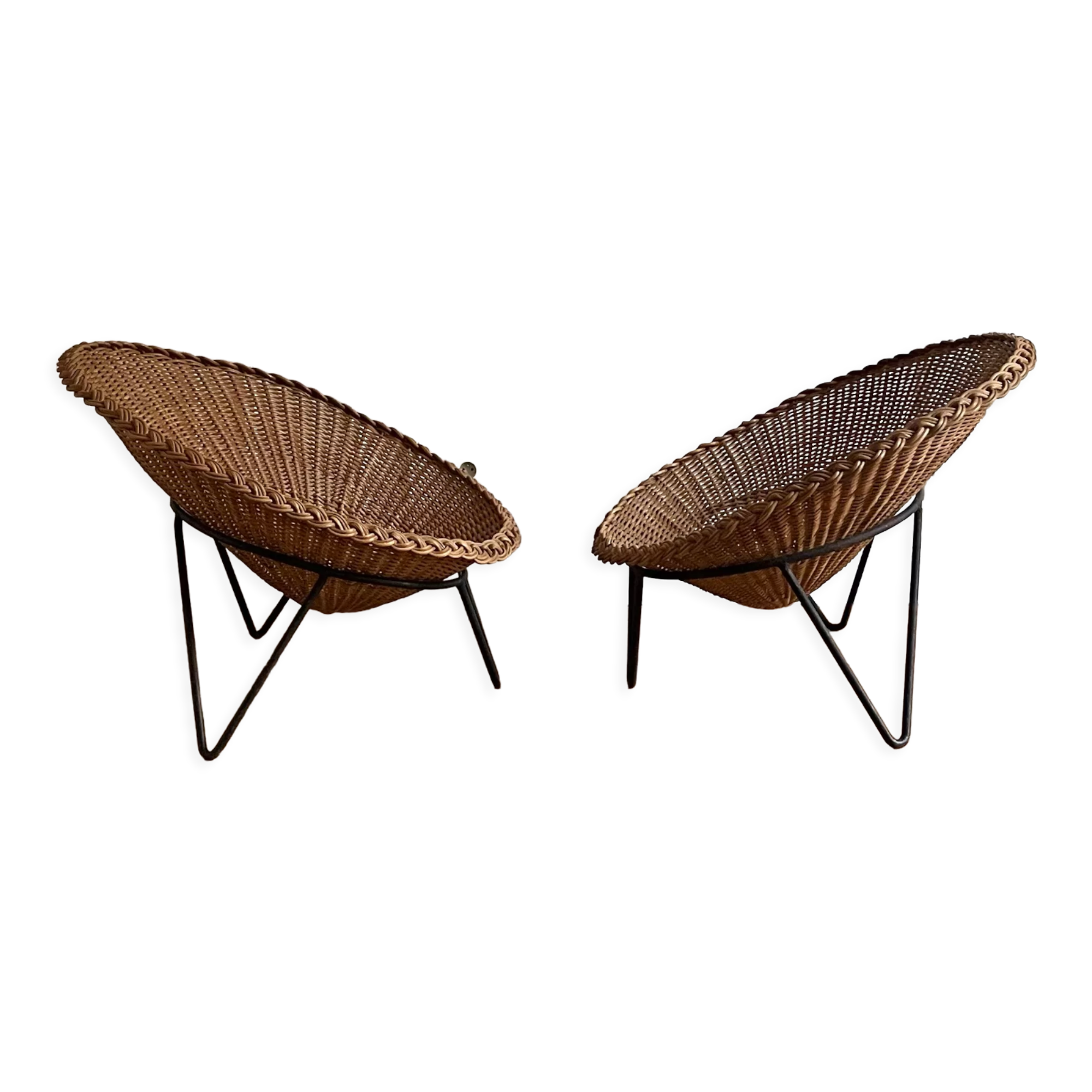 Pair of armchairs rattan basket feet metal