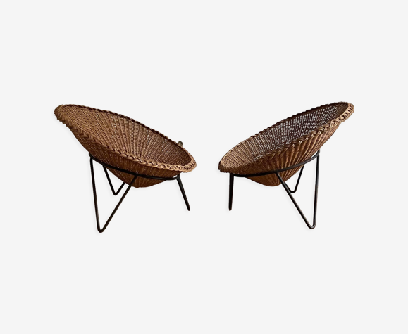 Paire de fauteuils corbeille en rotin pieds métal