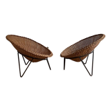 Paire de fauteuils corbeille en rotin pieds métal