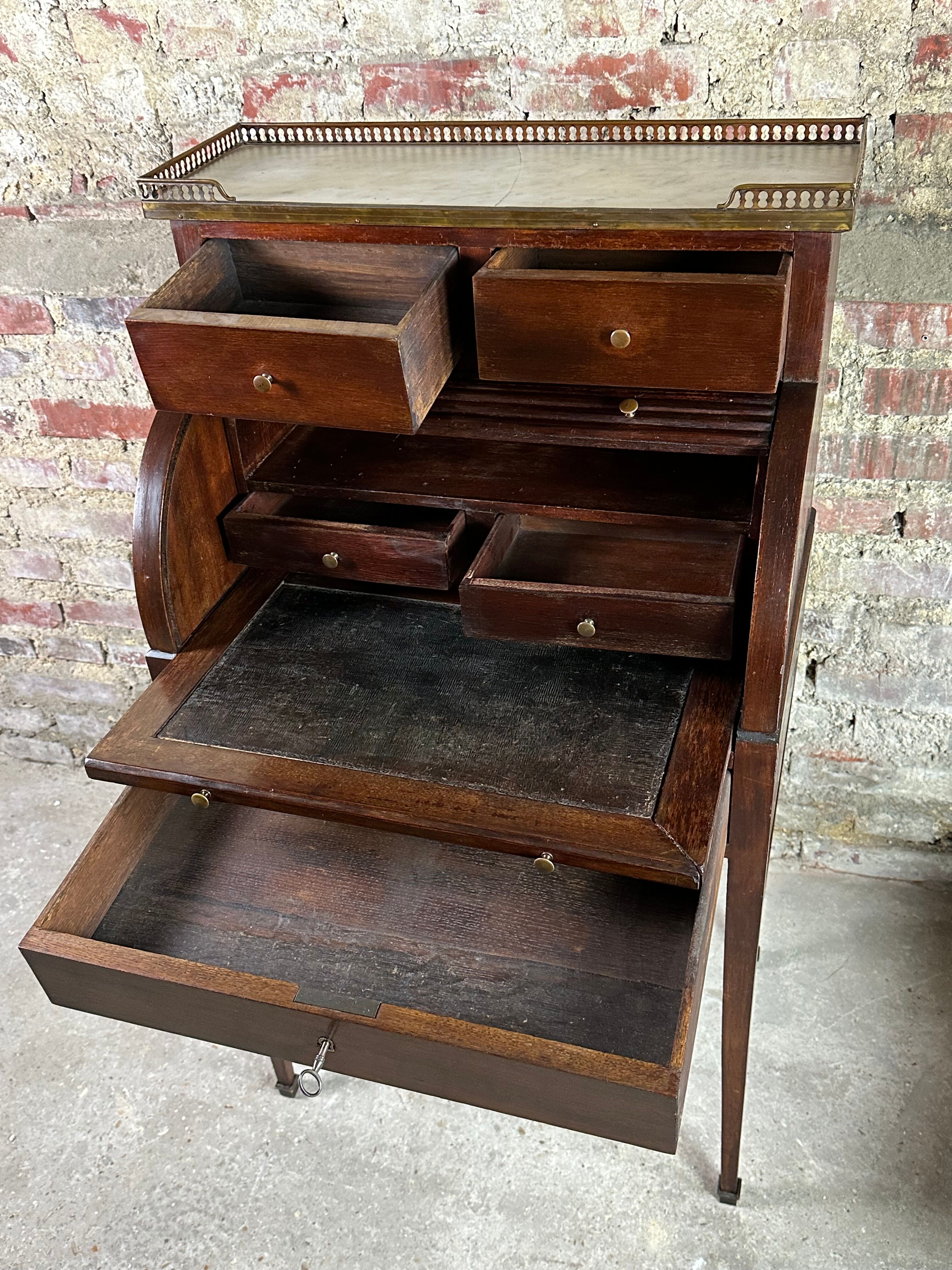 Louis XVI style mahogany cylinder desk 1900s
