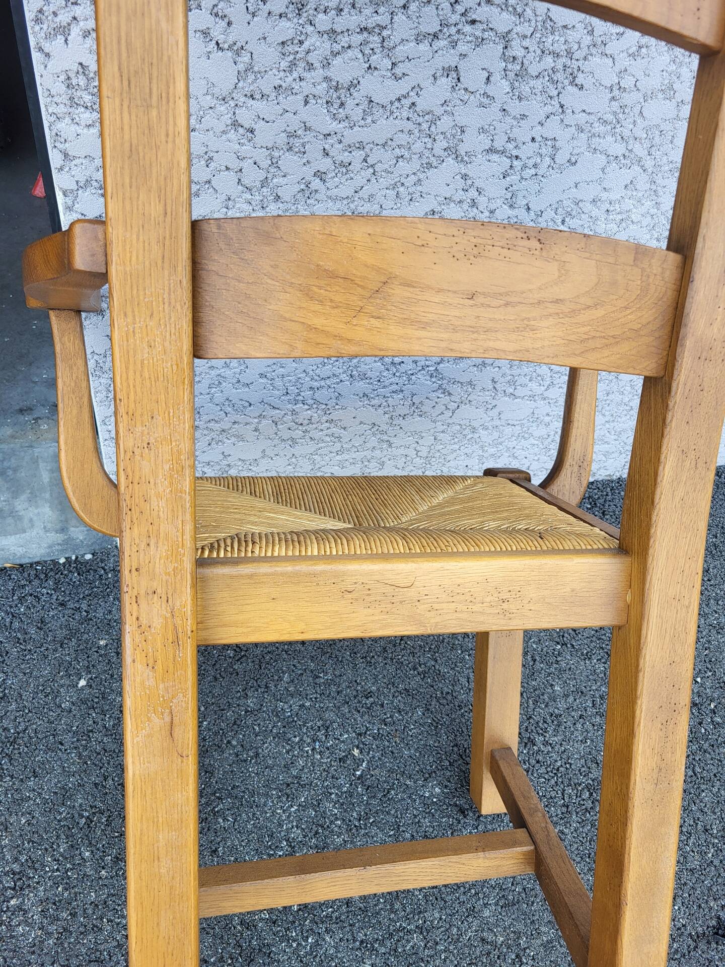 Country-style chair in solid oak