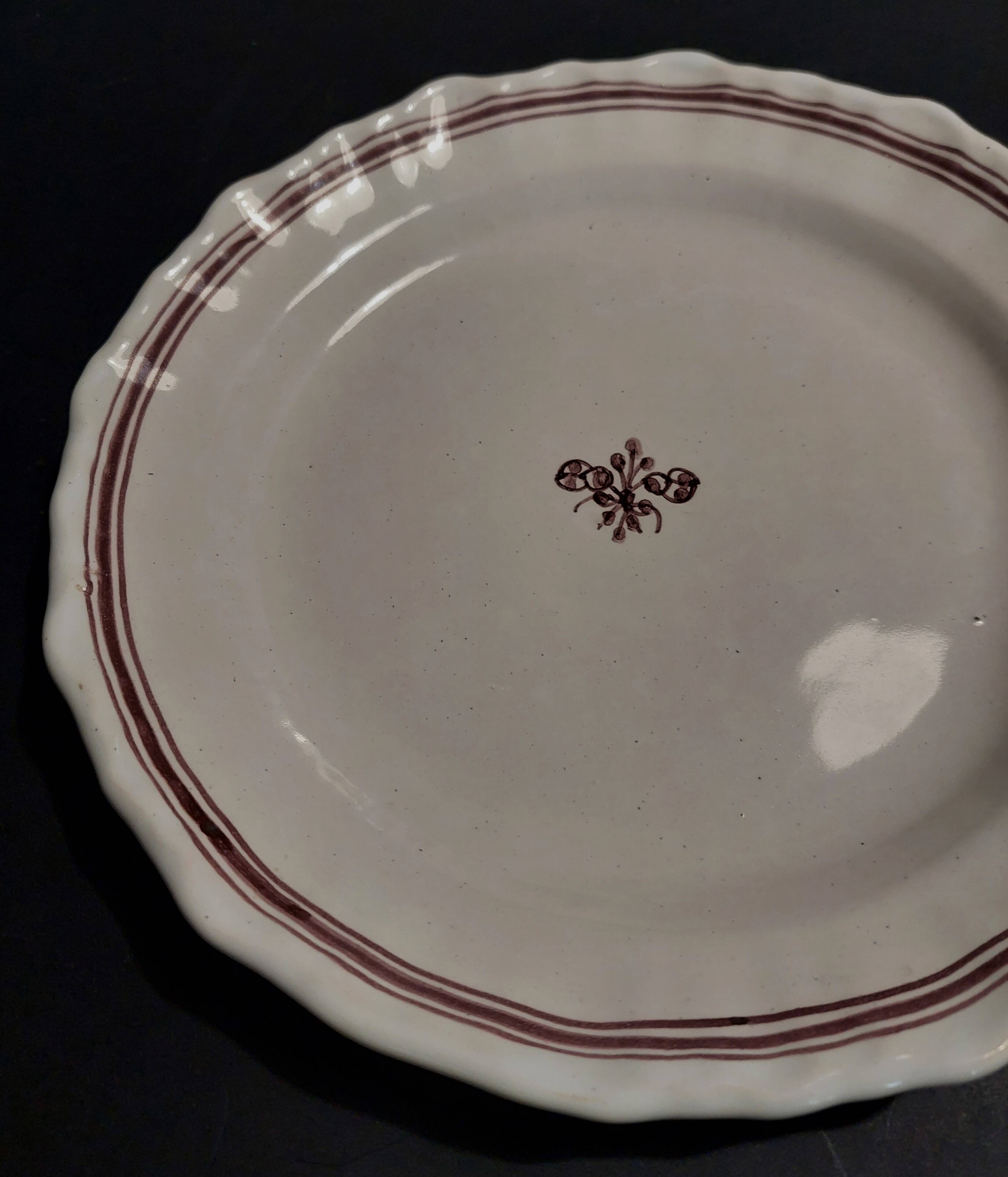 Assiette faïence Sud-ouest décor manganèse XVIIIème