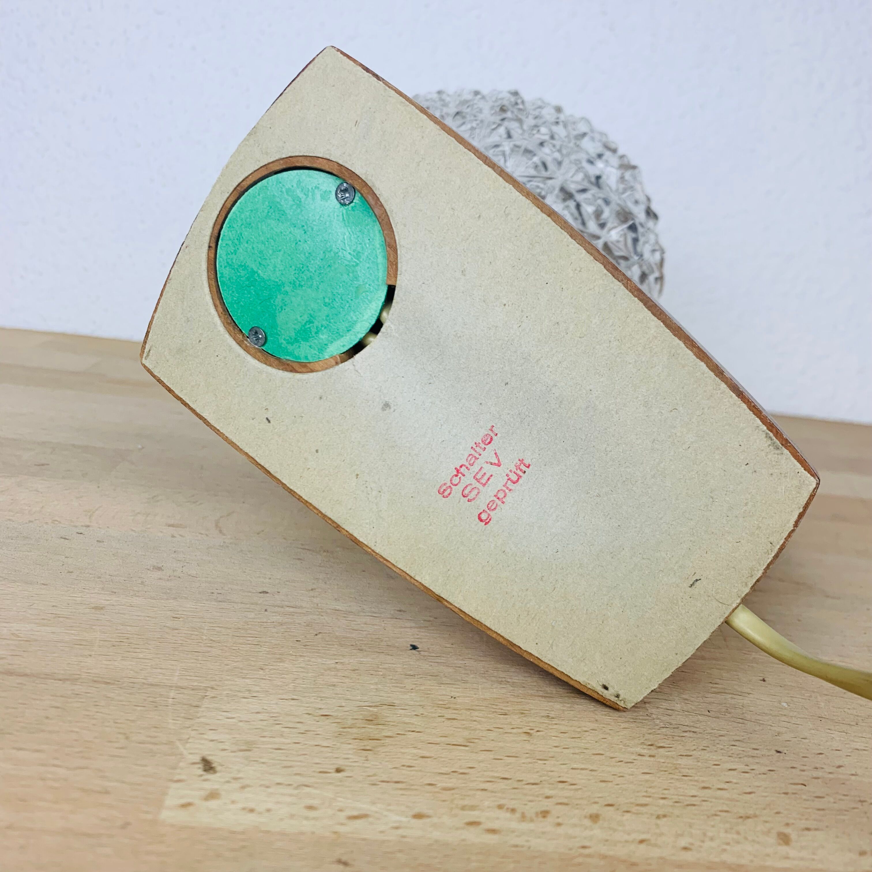 Lampe scandinave arc bois courbé globe verre ciselé
