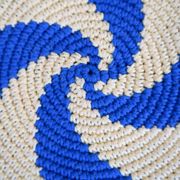 Tapis contemporain ora tressé en coton (77cm), édition unique