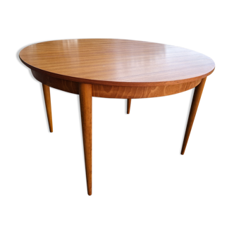 Scandinavian extendable teak table with integrated extension