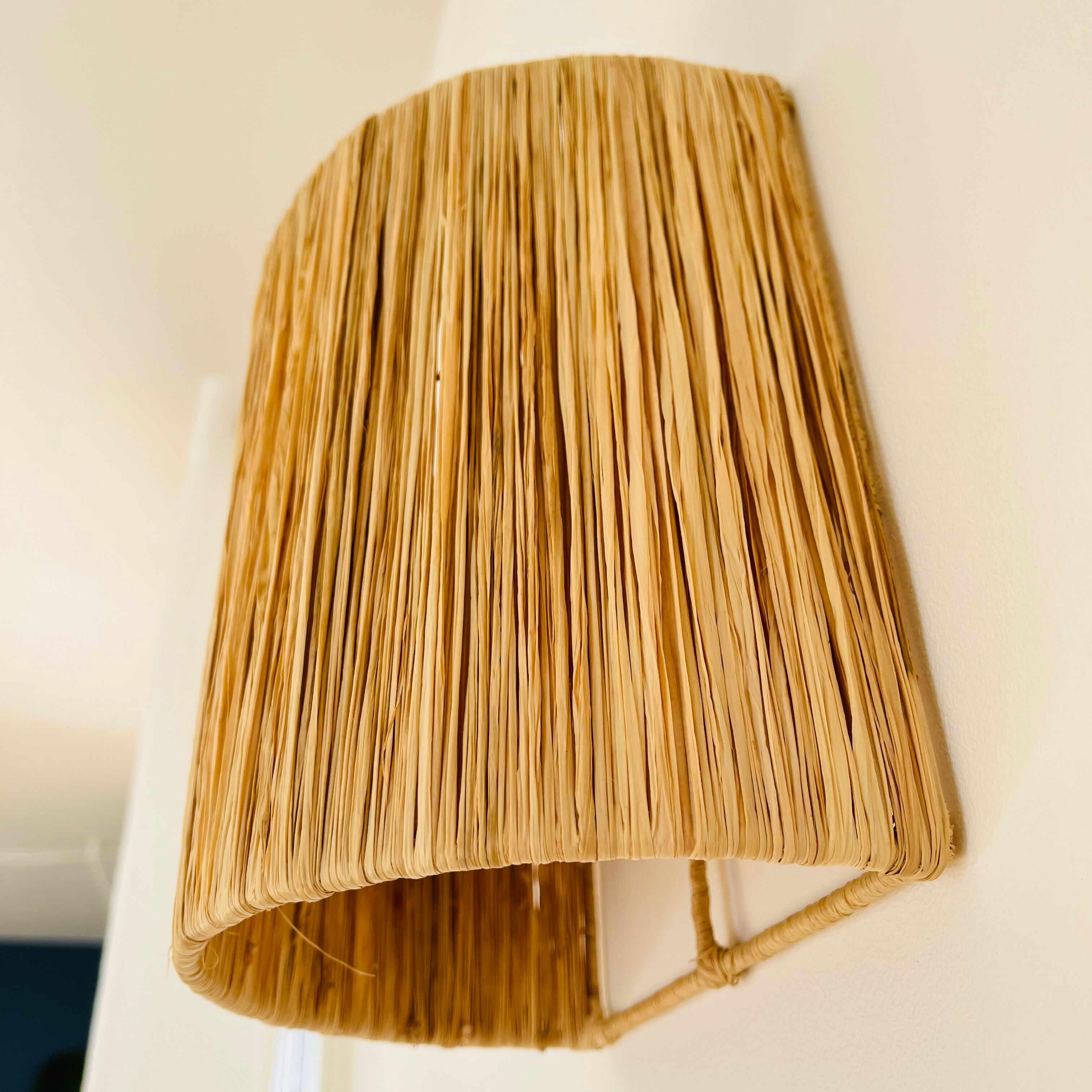 Raffia wall lamp