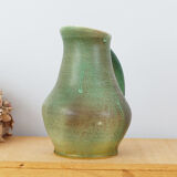 Cruche en céramique émaillée dans les tons de vert, signée,vintage