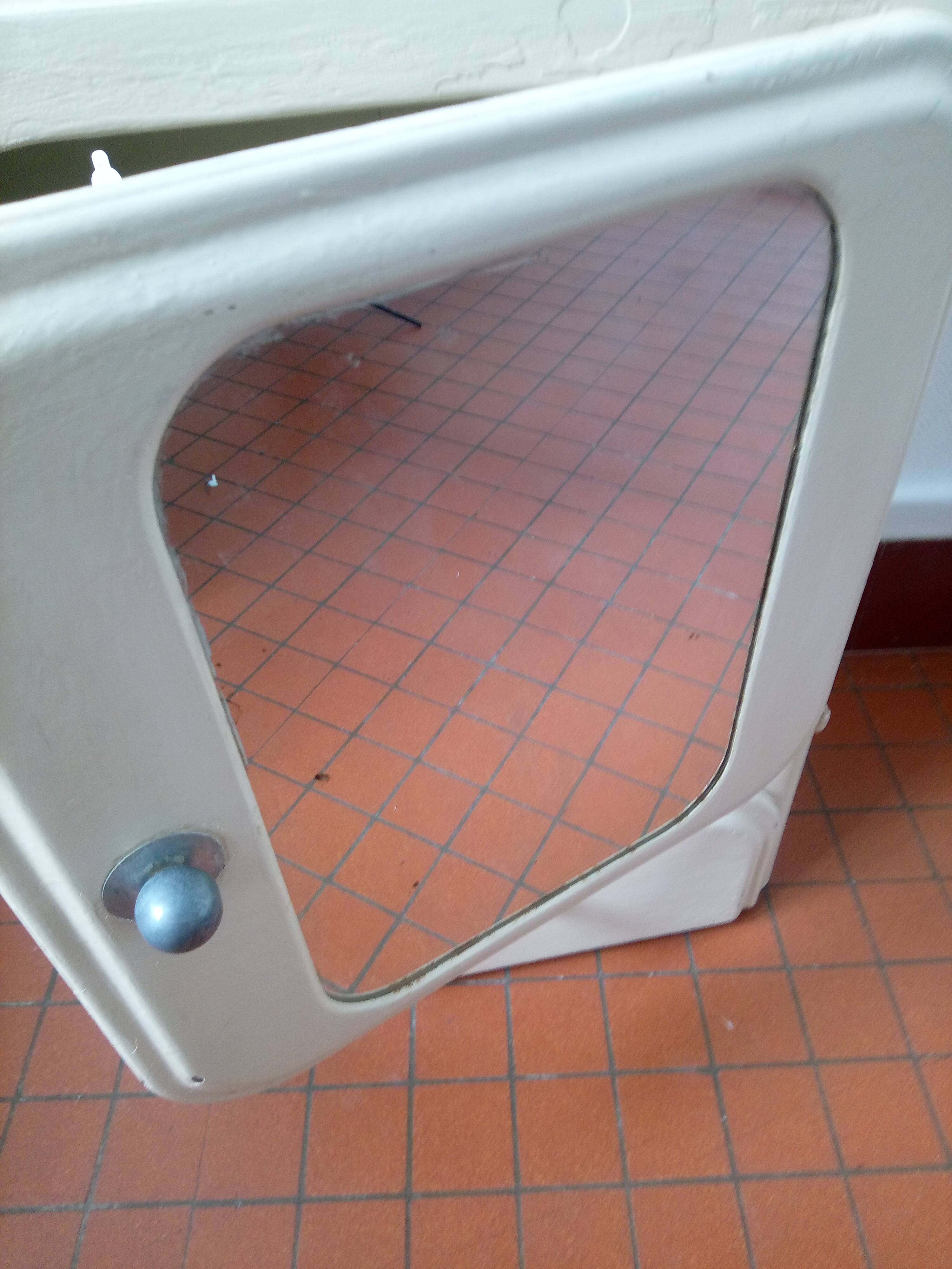 Medicine cabinet of the 40s in sheet metal