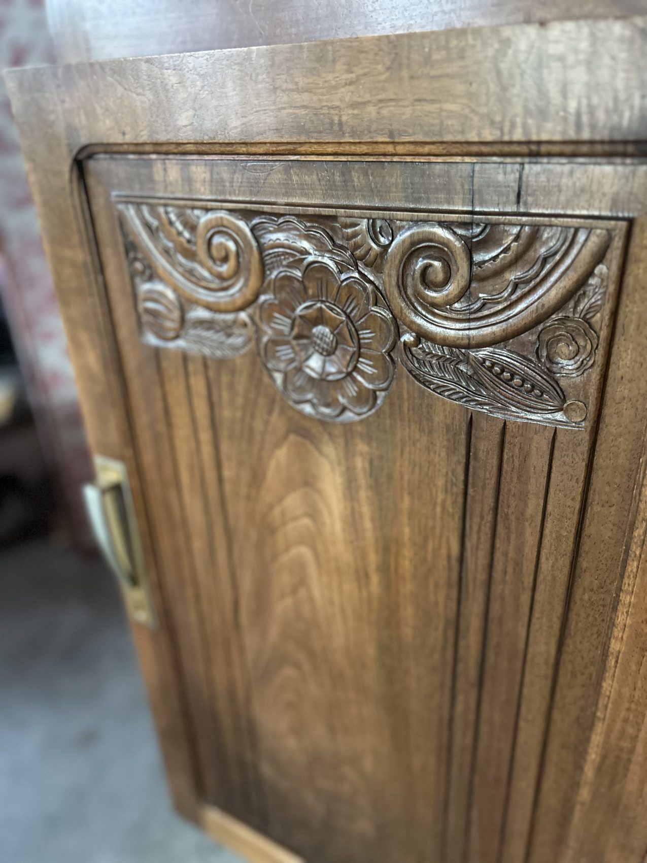 Art Deco walnut buffet – The elegance of the 1930s