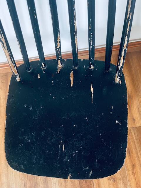 Black fanett type chair