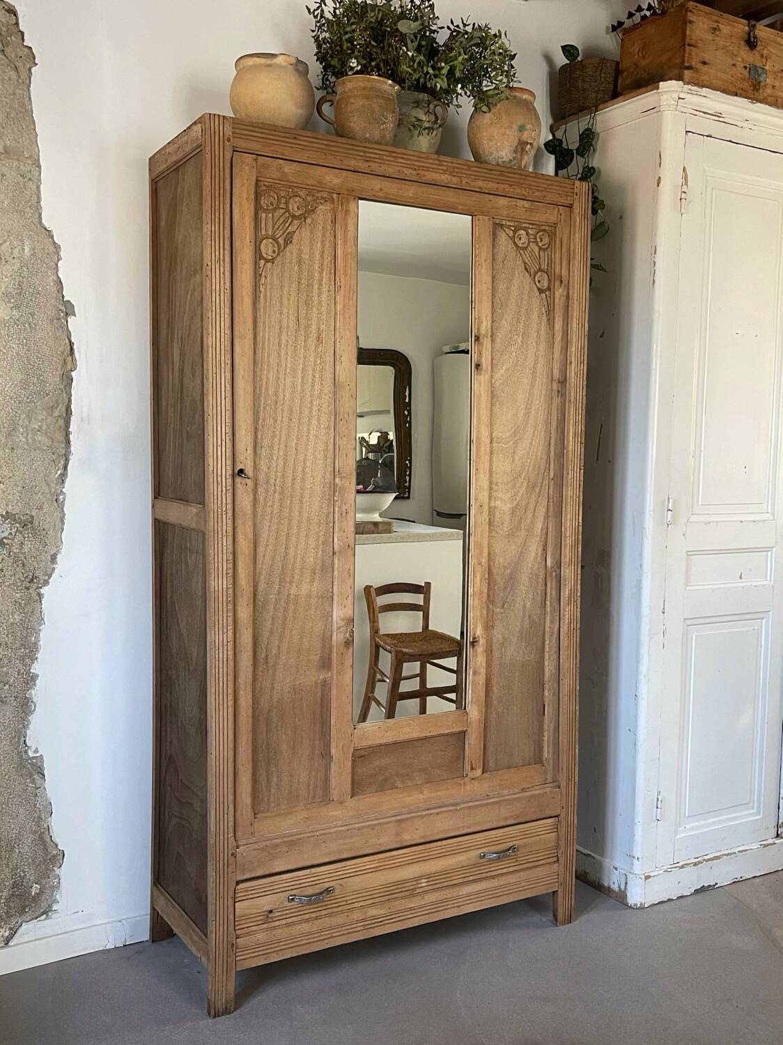 Art Deco bonnet maker