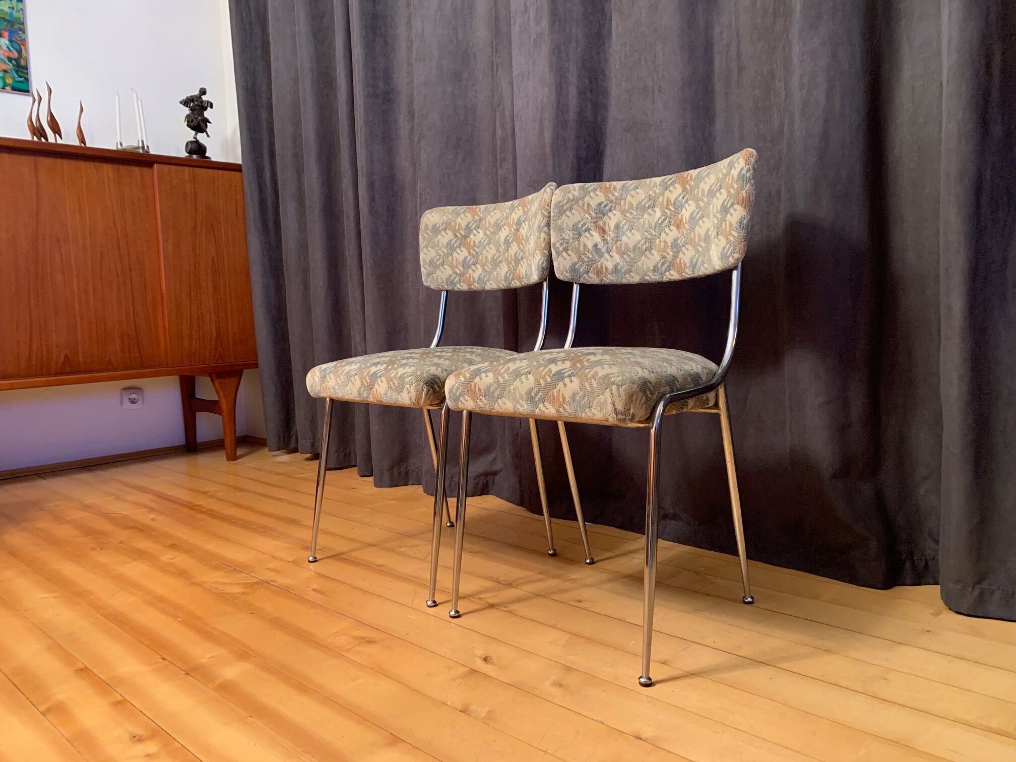 Pair of chairs Italy 1950s