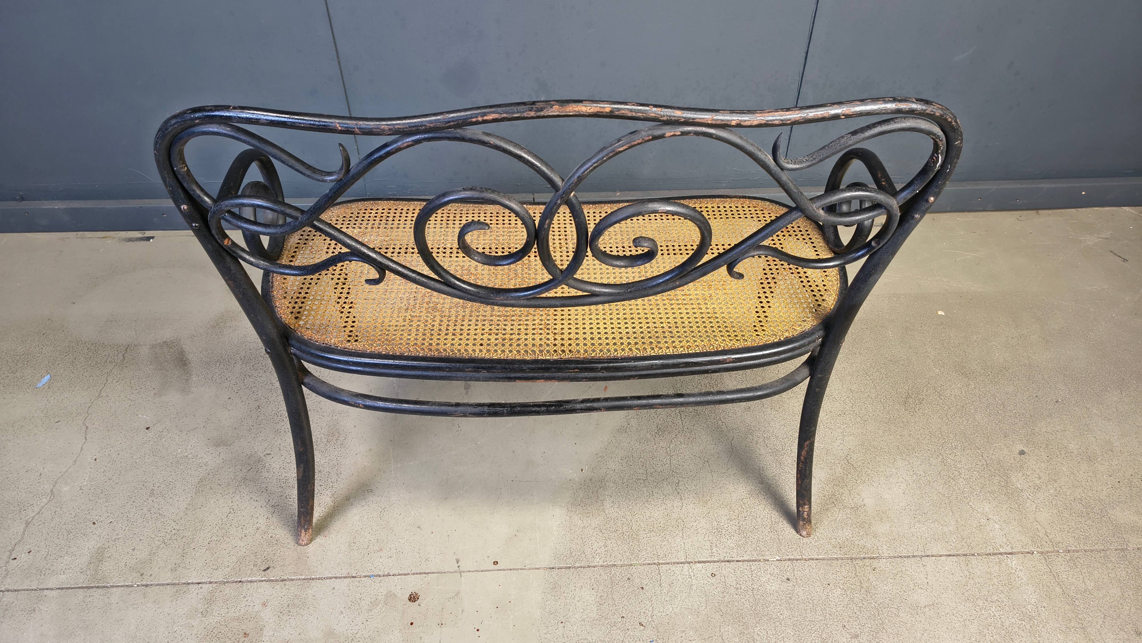 Art nouveau settee no. 2 in bent wood and cane by Thonet Brothers, Austria 1900s