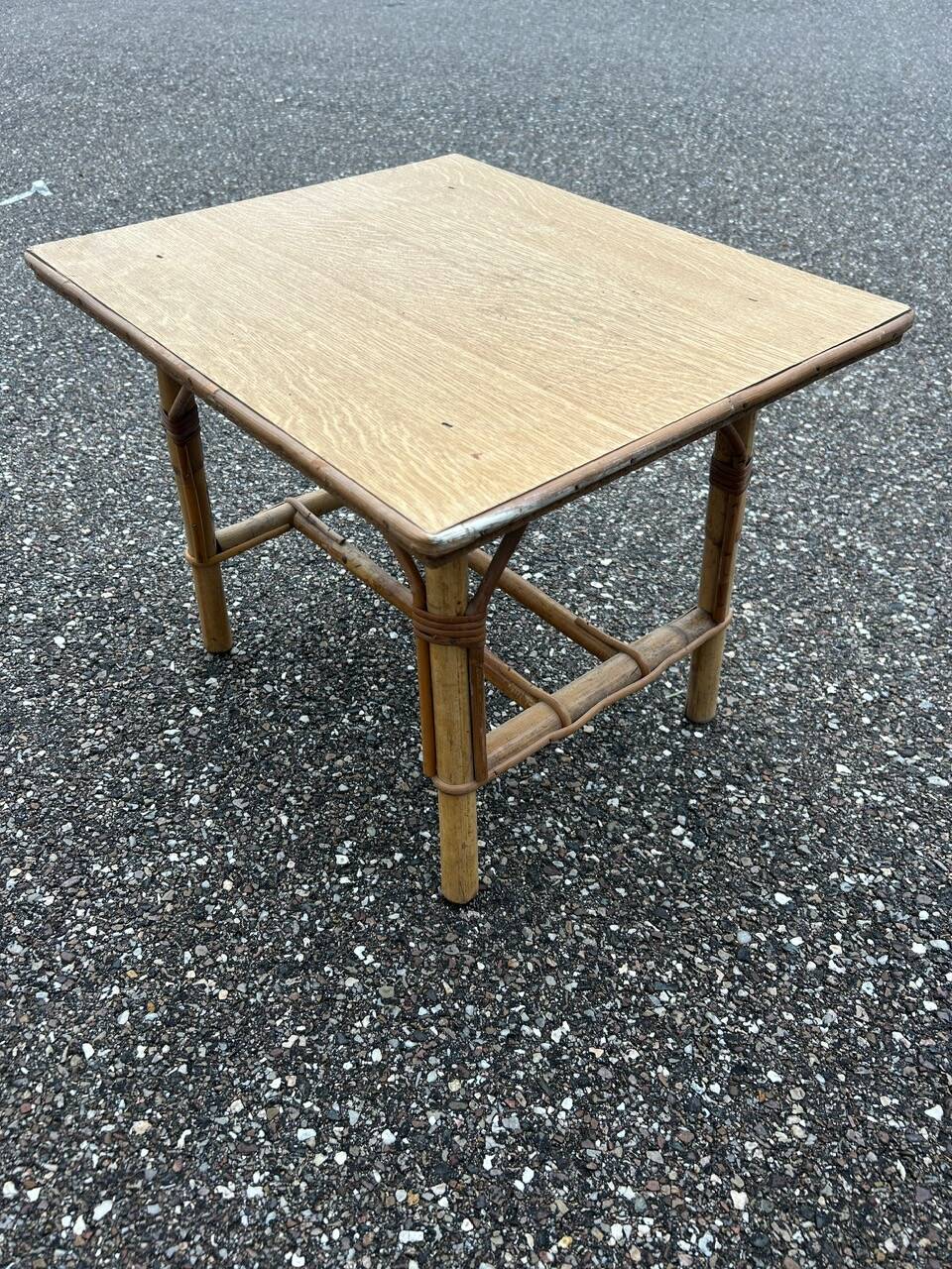 Bureau et chaise enfant en rotin